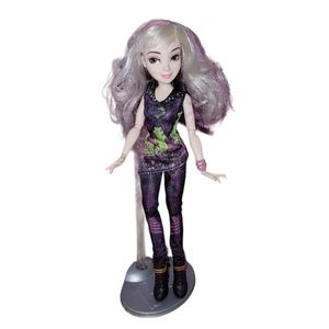 Disney Descendants Isle Style Switch Mal Doll